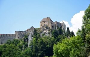 Le Château de Joux passe en mode été : animations, spectacles et festival au programme