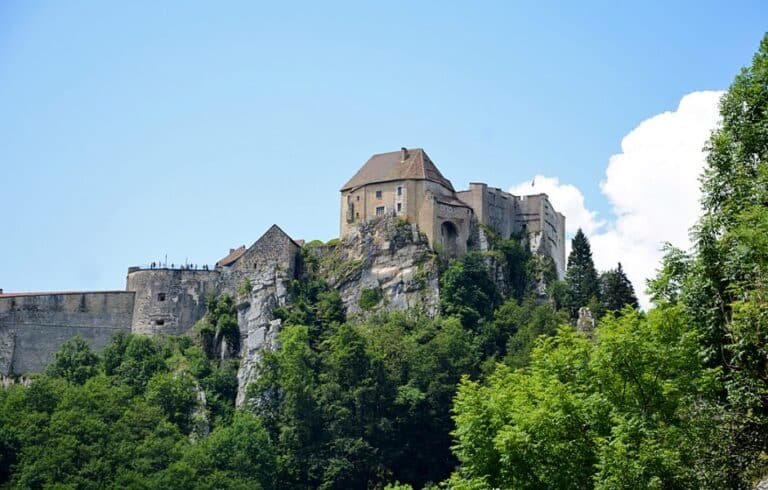 Le Château de Joux passe en mode été : animations, spectacles et festival au programme