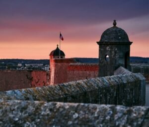 Les projections cinématographiques à Besançon en ce début d'année. 2 À venir : Visite “La Citadelle au coucher du soleil” – Mercredi 23 juillet 2025